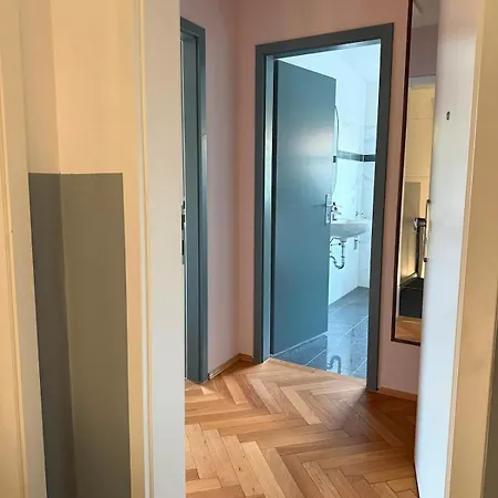 Kleine Gemütliche Dachgeschosswohnung * Rostock